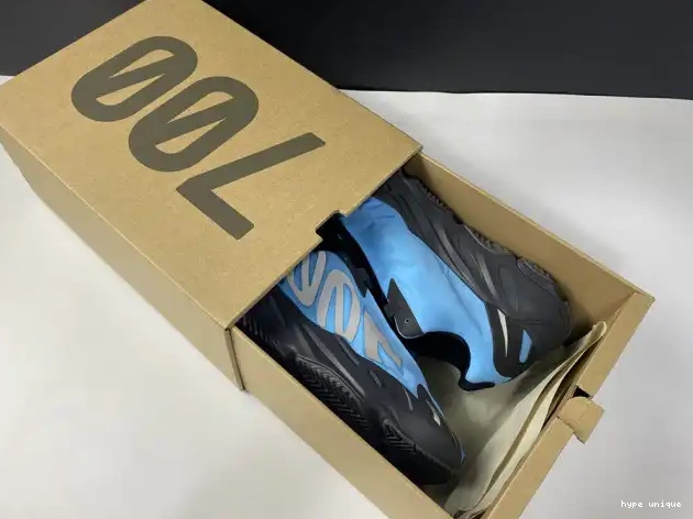hype 700 Boost MNVN ADIDAS GZ3079 'Bright Yeezy Cyan' 0526